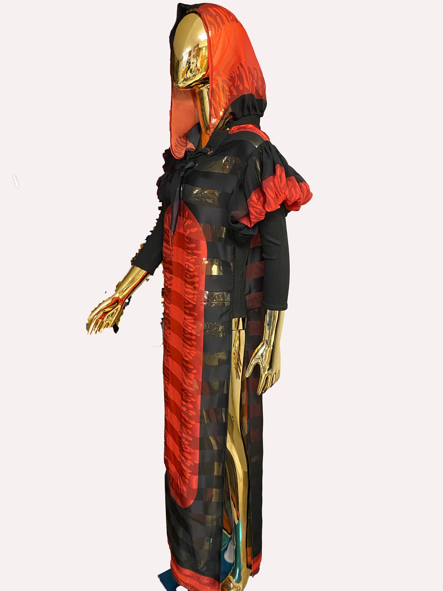 OPEN SIDED HOODED STRIPED DRESSTOP